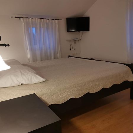 Apartman Kornu Вели-Лошинь Экстерьер фото